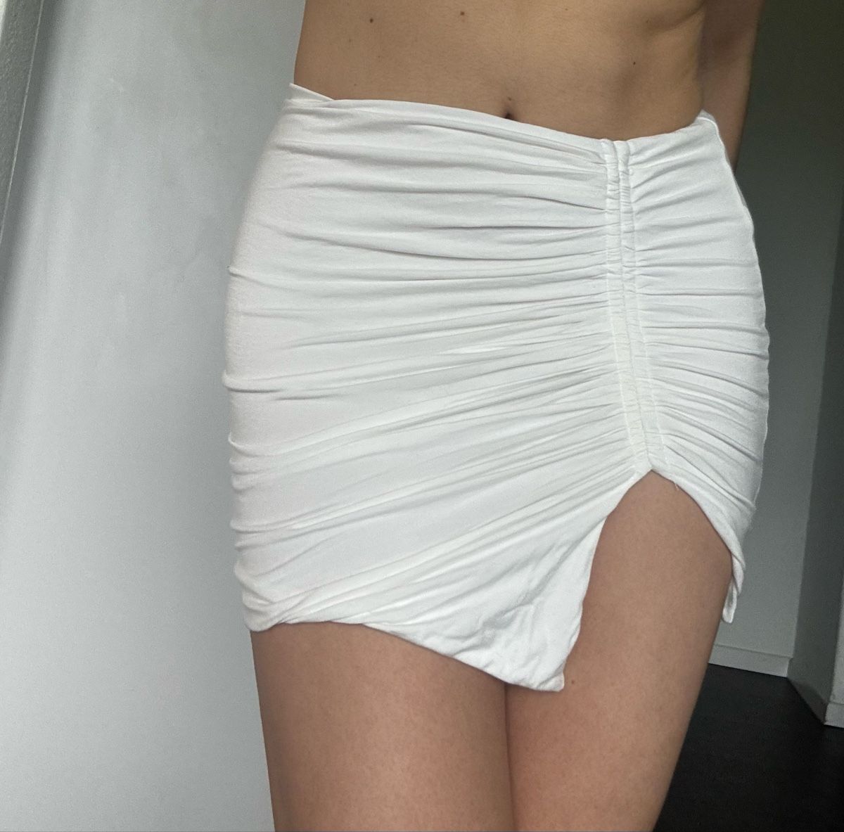 Röcke: White Ruched Mini Skirt - coquette – Neu (gemäss Beschreibung) aus Zürich von forestF4iry 1