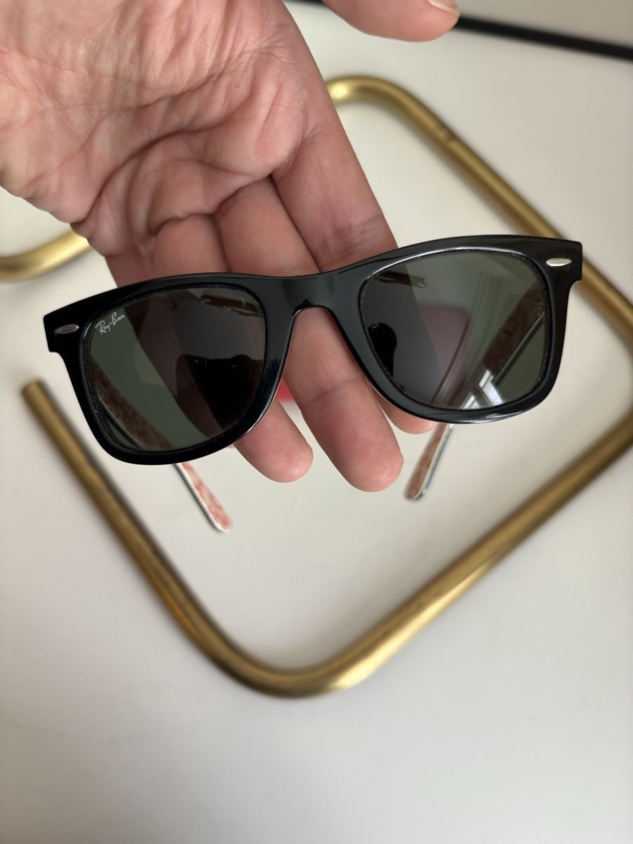 Ray-Ban Occhiali & Lenti: Ray-Ban Wayfarer édition limitée – Usato da Neuchâtel venduto da sharposneaks 5