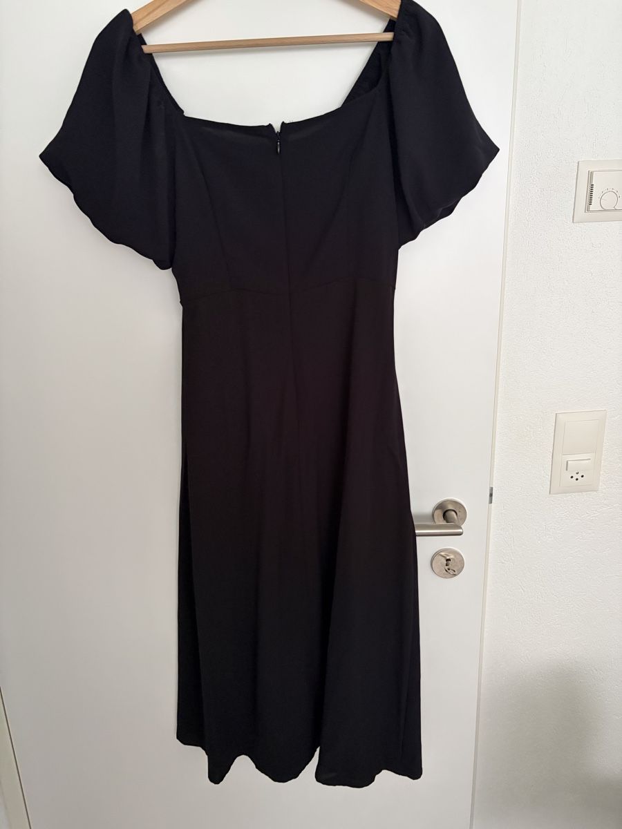 Robes: Schwarzes Kleid mit Puffärmeln – Neuf (Voir description) à Wohlen AG par yag_56sd 1