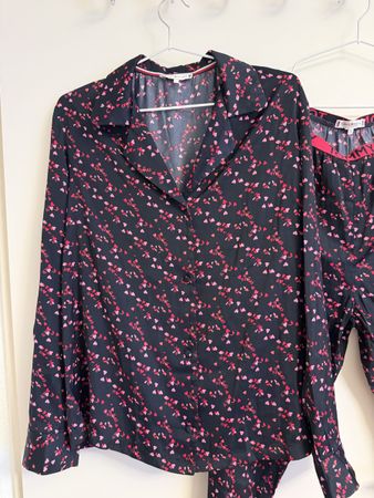 Tommy Hilfiger Pyjama mit Herzen, Grösse L, Neuwertig!