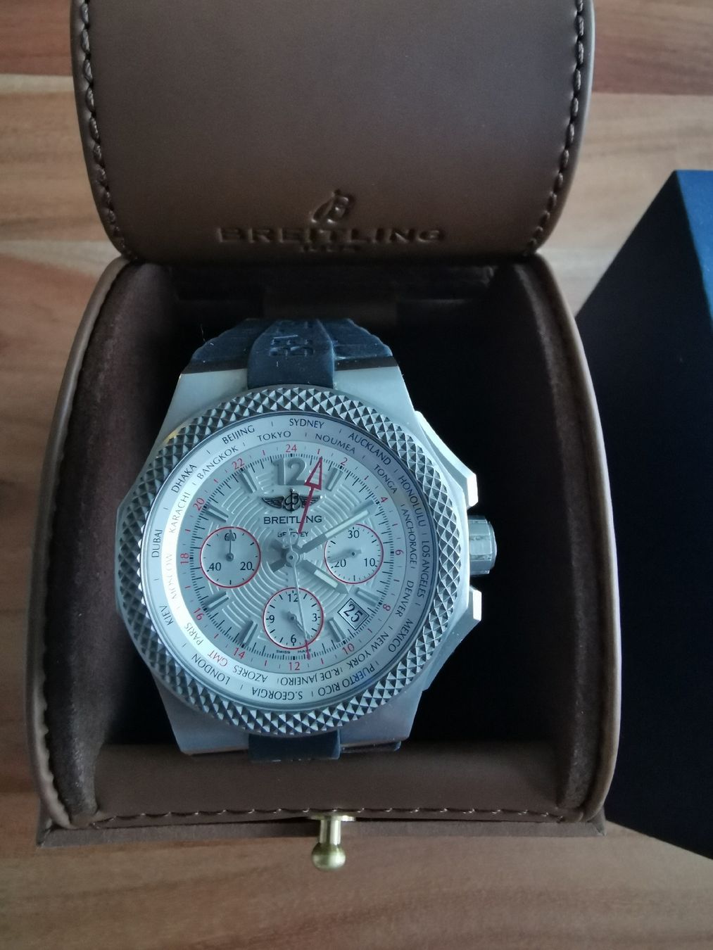 Breitling Orologi: Top - Breitling Bentley B04 GMT Chronograph – Usato da Wädenswil venduto da lac_v6qn 2