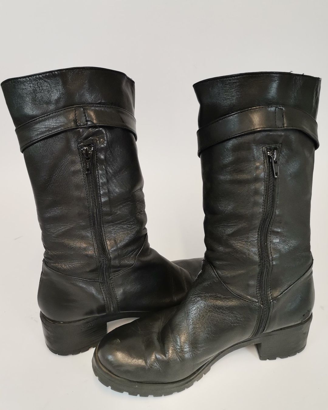 Scarpe da donna: PASITO Stiefel schwarz  Gr. 38 – Usato da Schaffhausen venduto da Restwert_SH 4