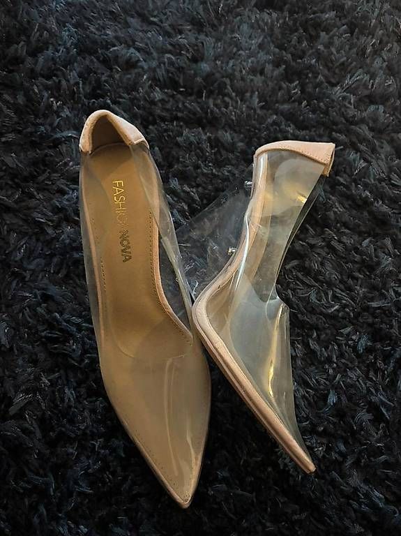 Scarpe da donna: Escarpins transparents nude à bout pointu – Usato da Le Grand-Saconnex venduto da oleduc