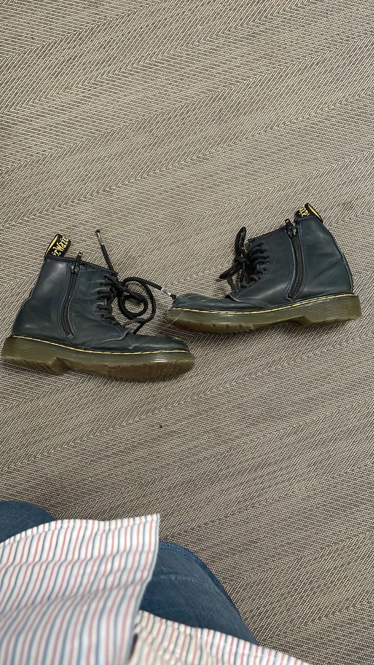 Scarpe per ragazzi: Doctor Marten blue 33 – Usato da Ennetbaden venduto da rossy2312 1