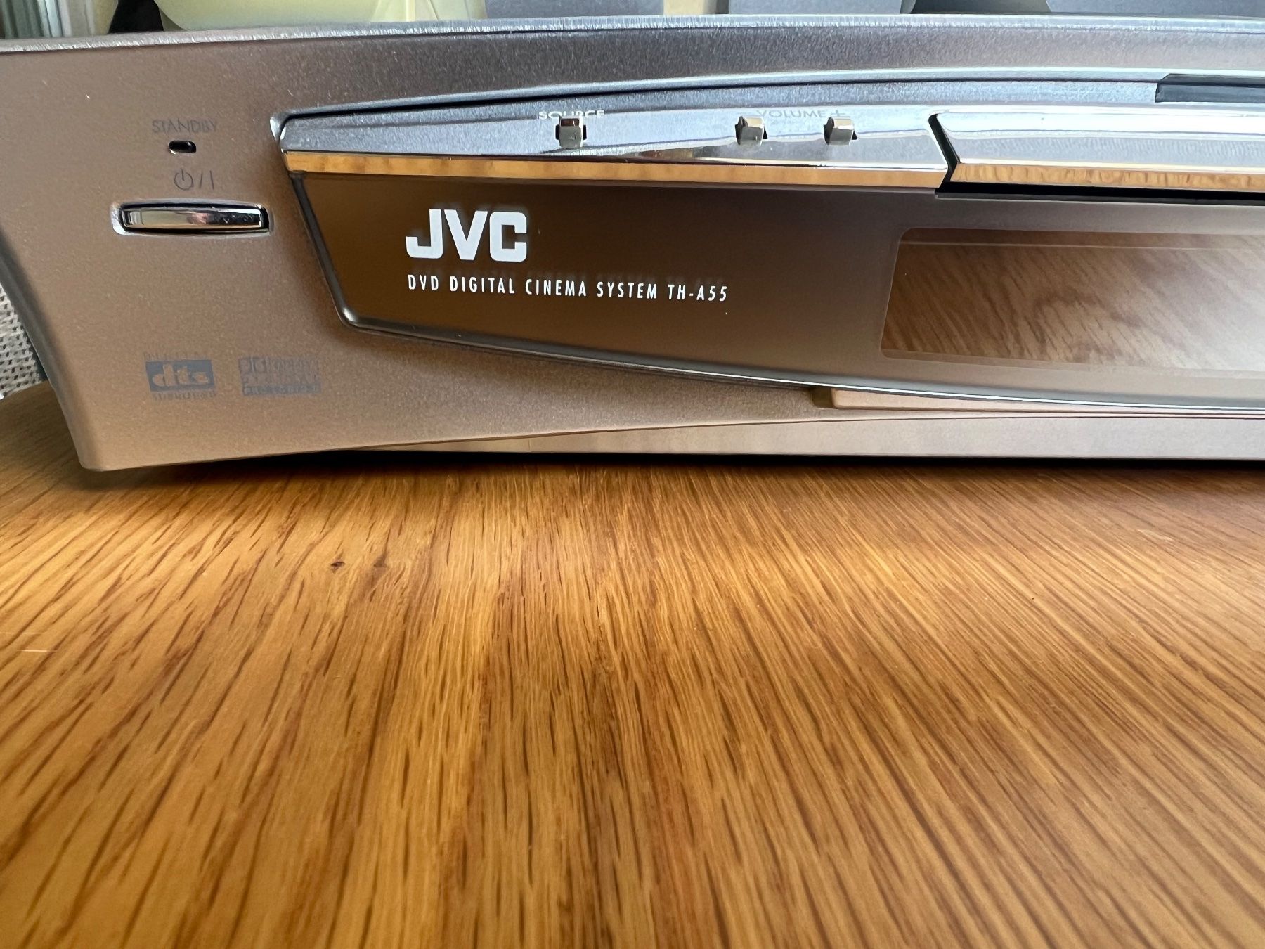 Tutti i DVDs: Musikanlage JVC TH-A55 – Usato da Brütten venduto da mcstern