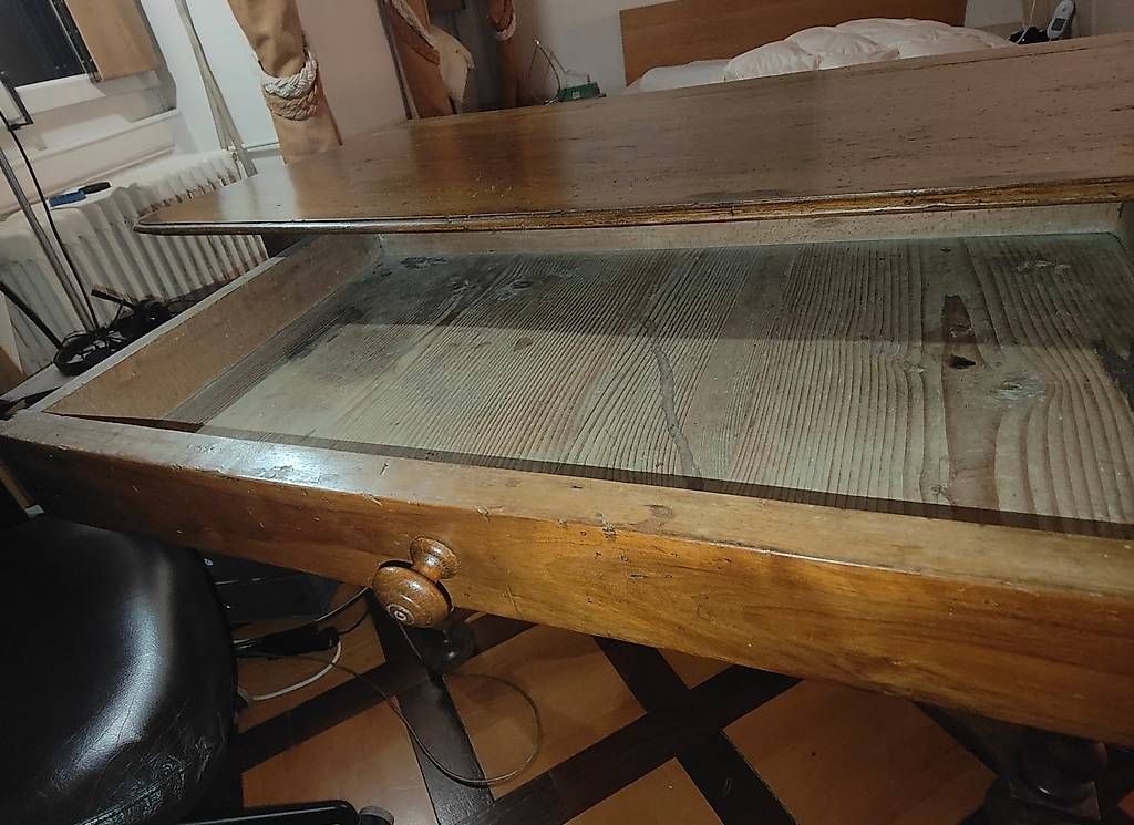 Scrivanie: Bureau ancien en bois massif – Usato da Genève venduto da awo_yl8d 4