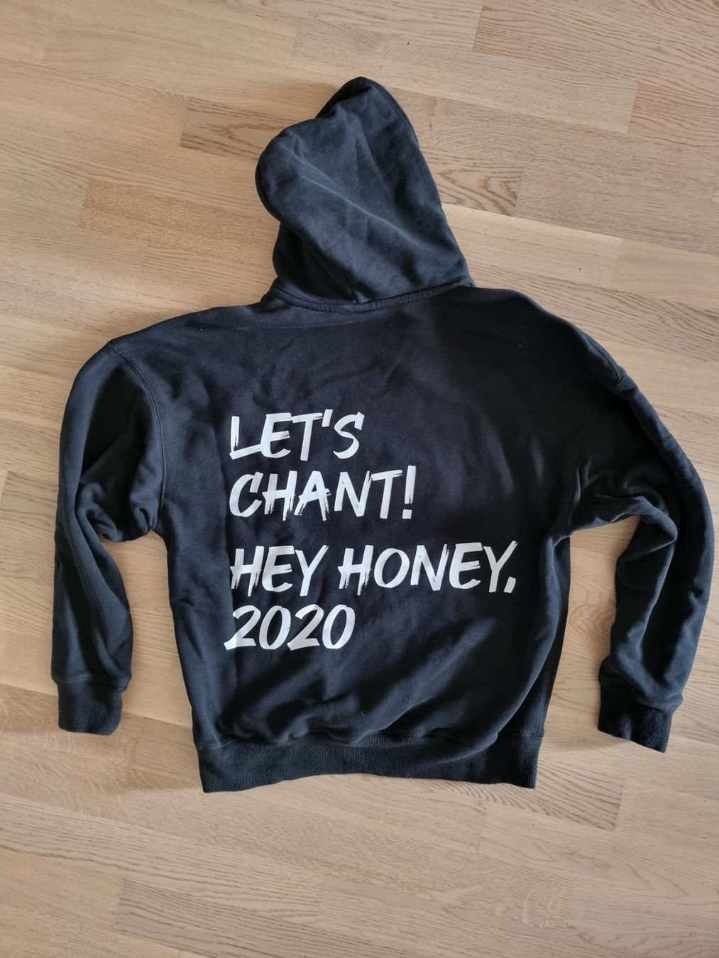 Pullover & Sweatshirts: Schwarzer Hoodie "Let's Chant! 2020" – Gebraucht aus Goldach von Cooky2011