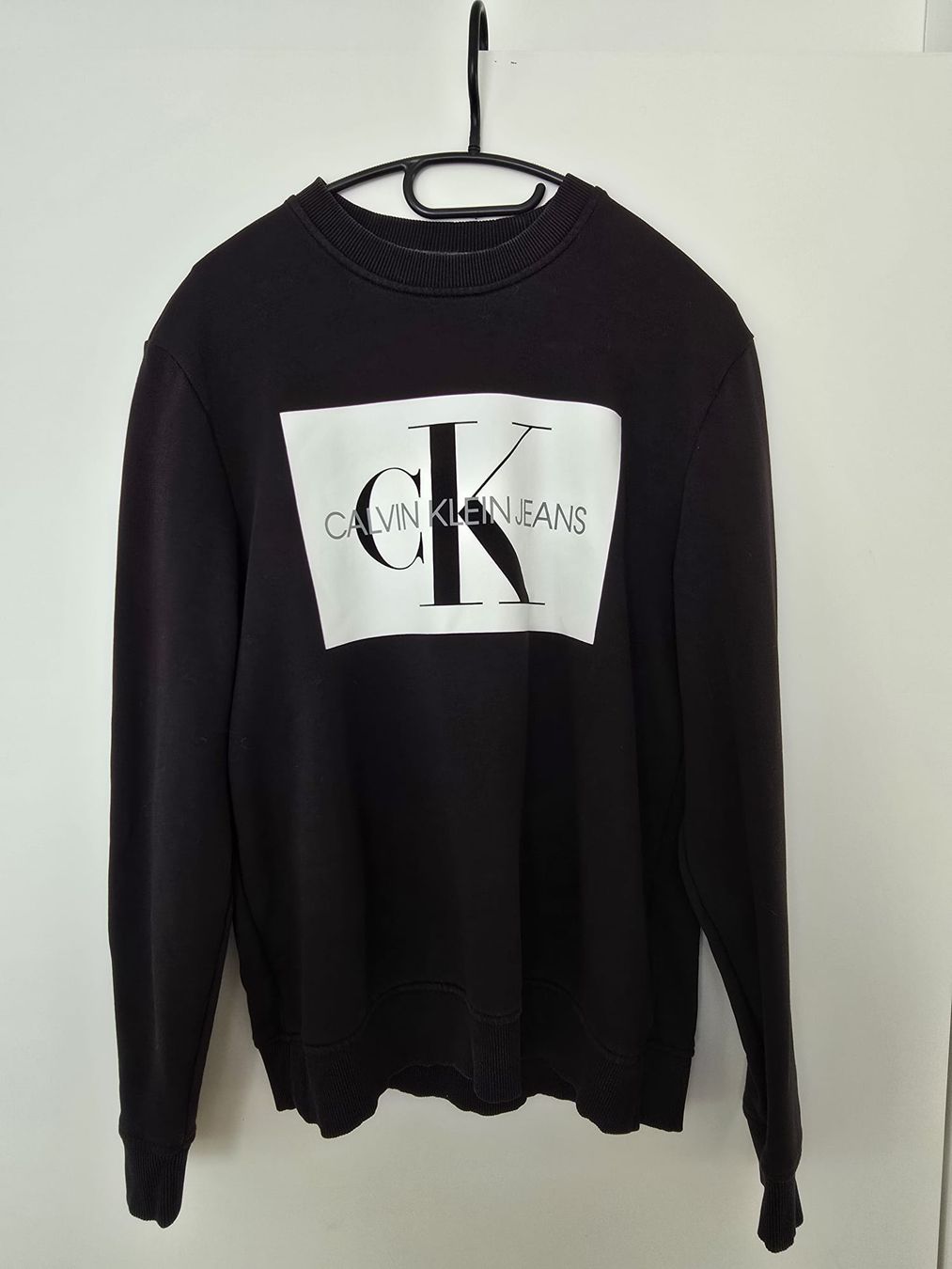 Calvin Klein Maglioni & Felpe: 👕 Calvin Klein Pullover schwarz – Usato da Gommiswald venduto da foundandreloved