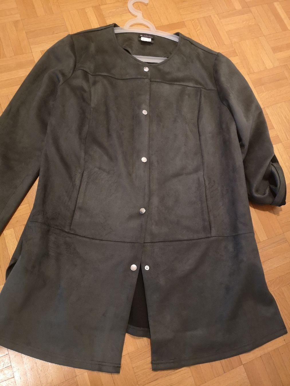 Cappotti: eine wunderschöne Damenjacke – Nuovo e nell'imballaggio originale da Dietikon venduto da aro_mr6l 7