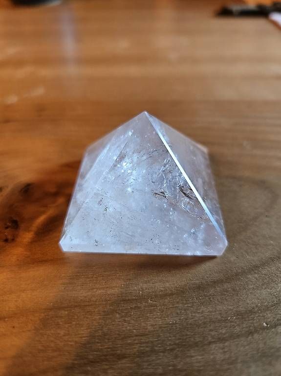 Minéraux & Lithothérapie: Kristall Pyramide  – Neuf avec emballage d'origine à Cazis par Morrisb 1