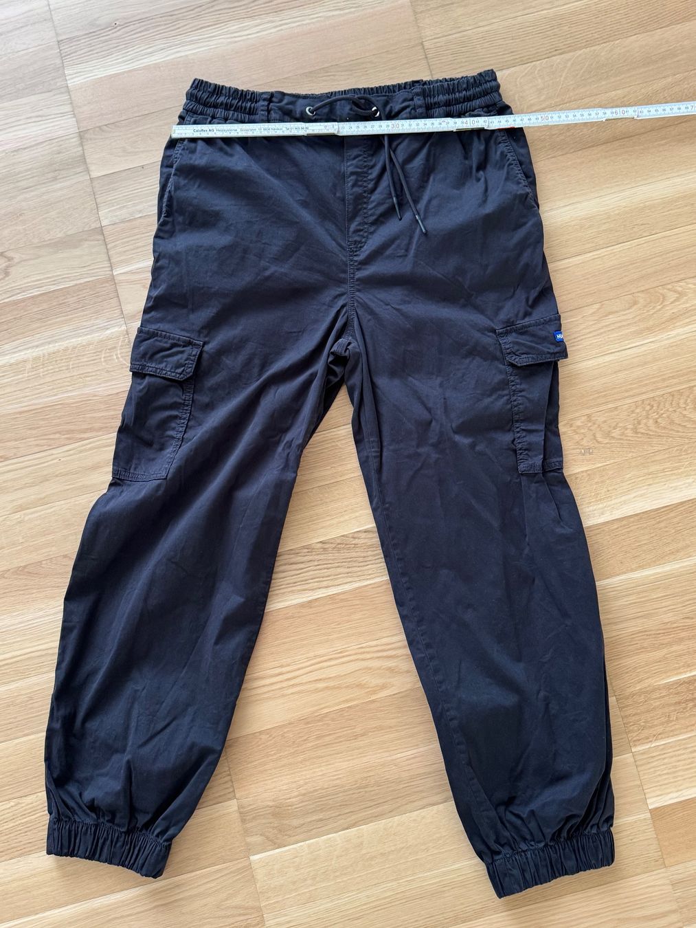 Hugo Boss Pantaloni: HUGO HISUNE - Cargohose - black Gr 42 – Usato da Zürich venduto da vpap12 2