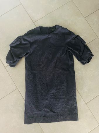 Dunkelblaues Kleid mit Ballon-Ärmeln von COS, Gr. 36
