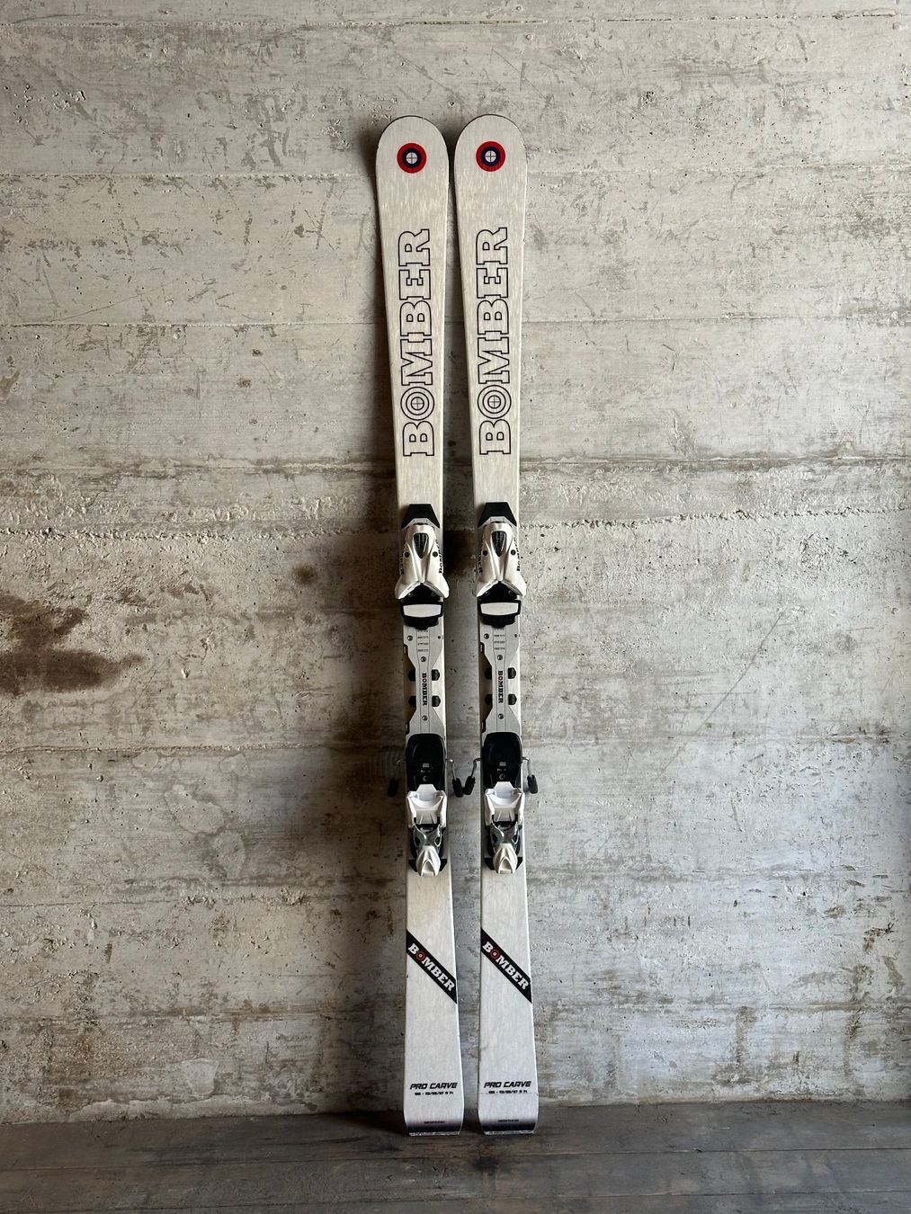 Sci: Bomber Top Ski 156CM – Usato da Emmenbrücke venduto da karkarkar