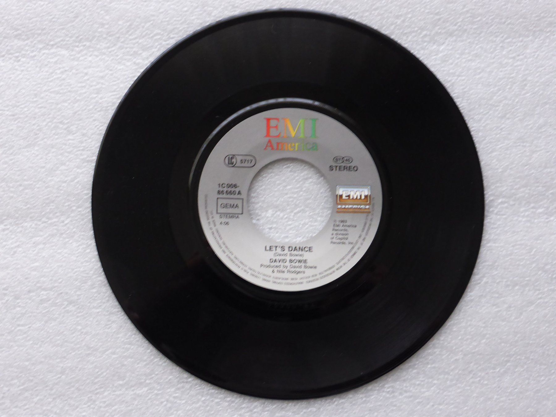 Dischi in vinile: Vinyl Single   DAVID BOWIE – Usato da Küssnacht am Rigi venduto da Mondkinder 1