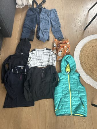Kleidungspacket Junge 122/128 