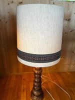 Stehlampe mit Kirschholzfuss zu verkaufen