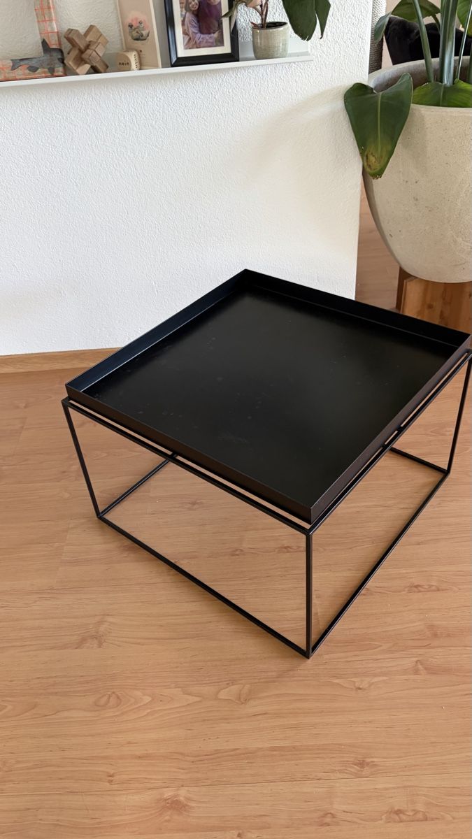 Tavoli: HAY Tray Table 60x60cm – Usato da Neuheim venduto da Vinn 1