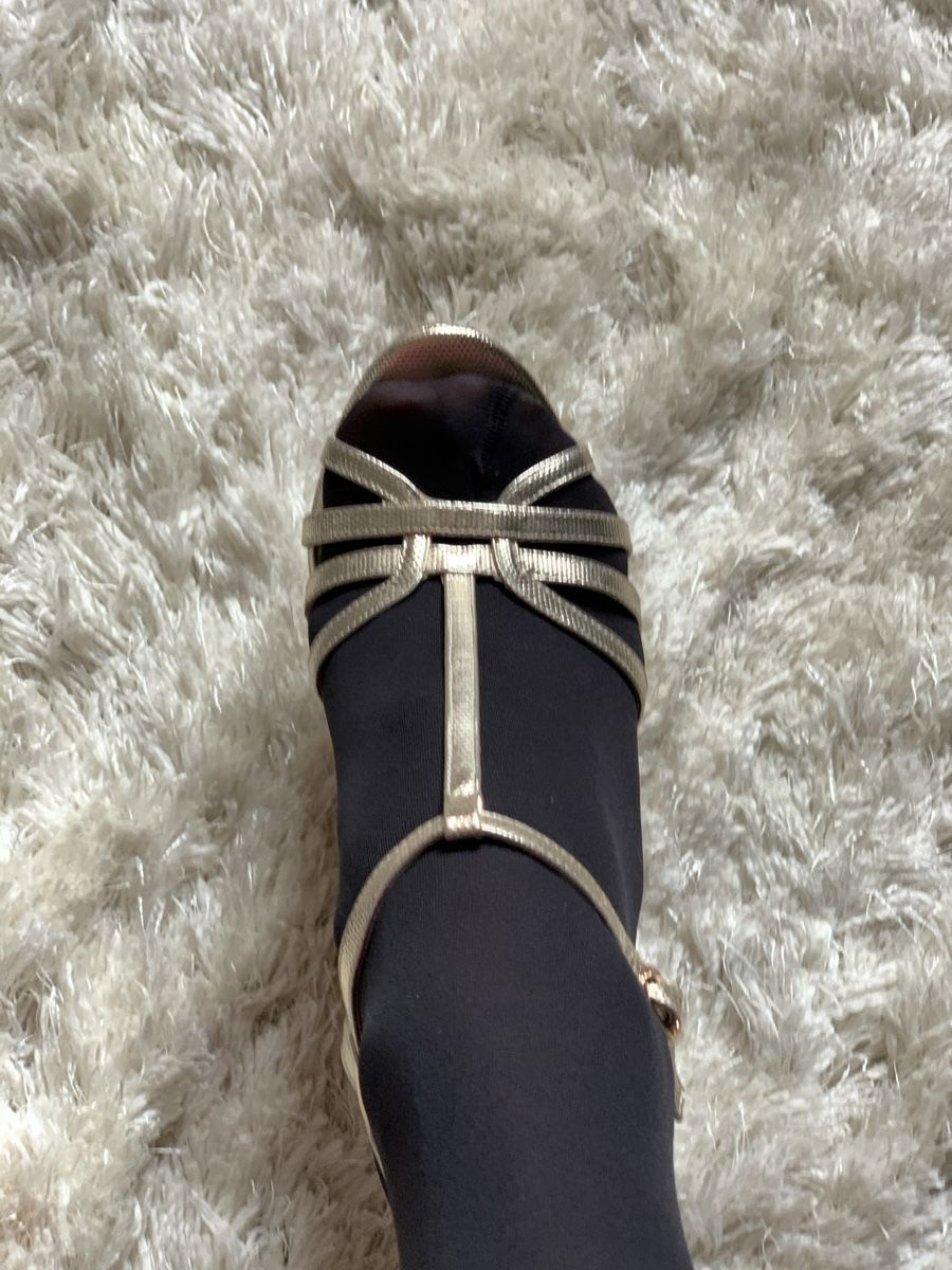 Scarpe da donna: Gold sandals size 38 – Usato da Zürich venduto da Jasmin3S 2
