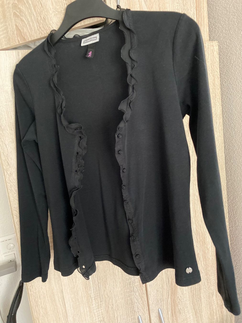 Jacken: Schwarze Street One Strickjacke, Grösse 36 – Neu (gemäss Beschreibung) aus rheineck von norwegianwood52