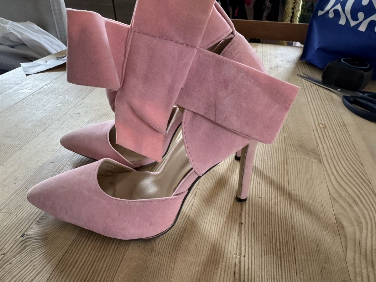 Scarpe da donna: Escarpins roses à noeud, taille 37 – Usato da Veyrier venduto da kimedovapa 1
