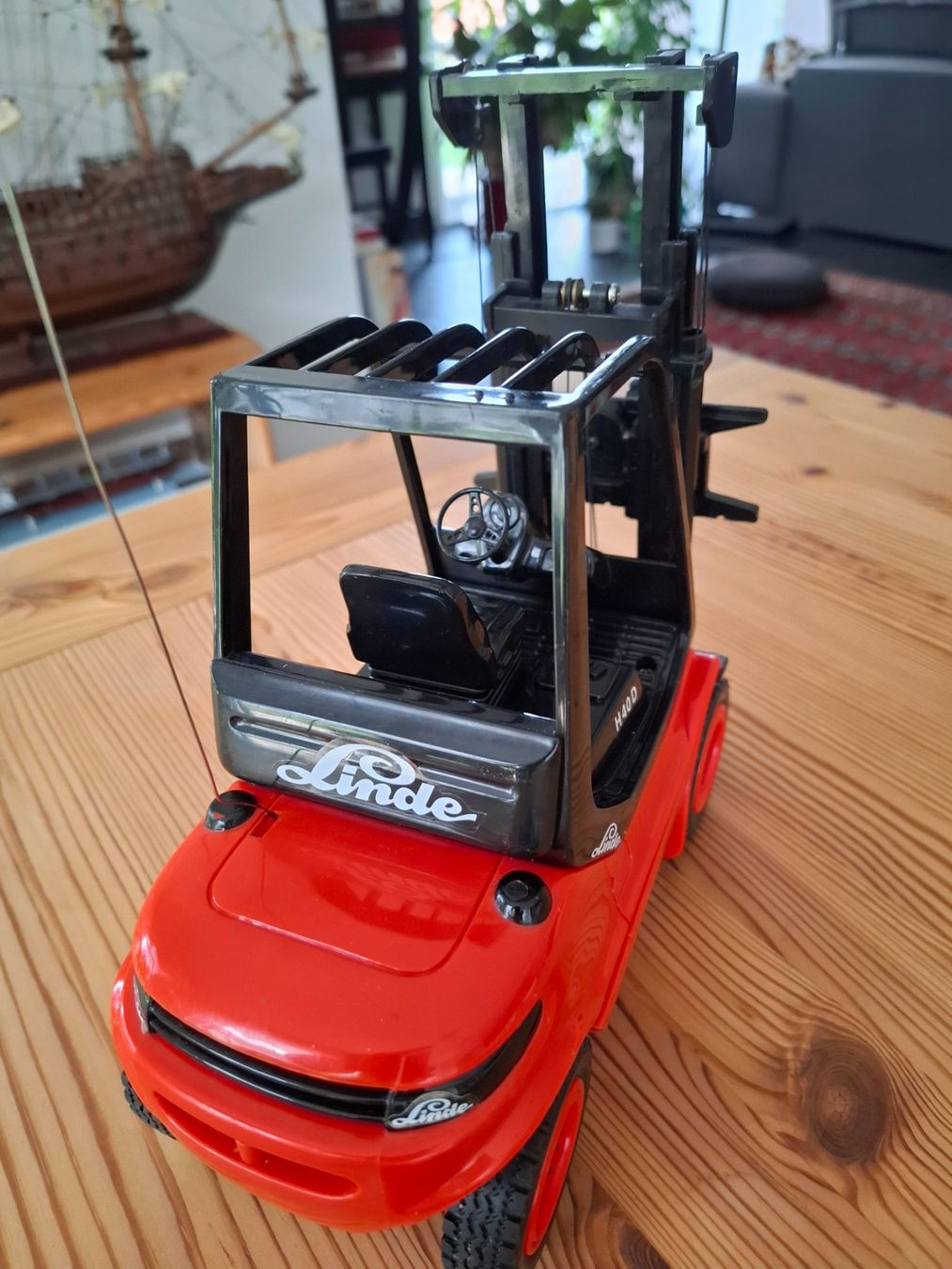 Dickie Toys RC Modellbau: Dickie Gabelstapler RC Linde H40D – Gebraucht aus Chabrey von fluvius 3