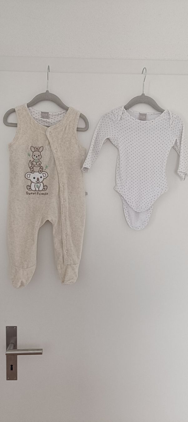 Lotti & Set di vestiti: Baby Set, Body und Strampler, Grösse 74 – Usato da Einigen venduto da Remy83