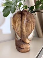 Königs Kobra Holzskulptur geschnitzt Handwerk Holz Schlange