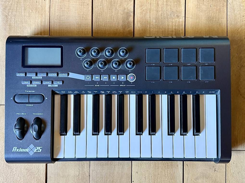 Strumenti musicali: M-Audio Axiom 25 USB MIDI Keyboard Controller  – Usato da Vevey venduto da Turbobiznis