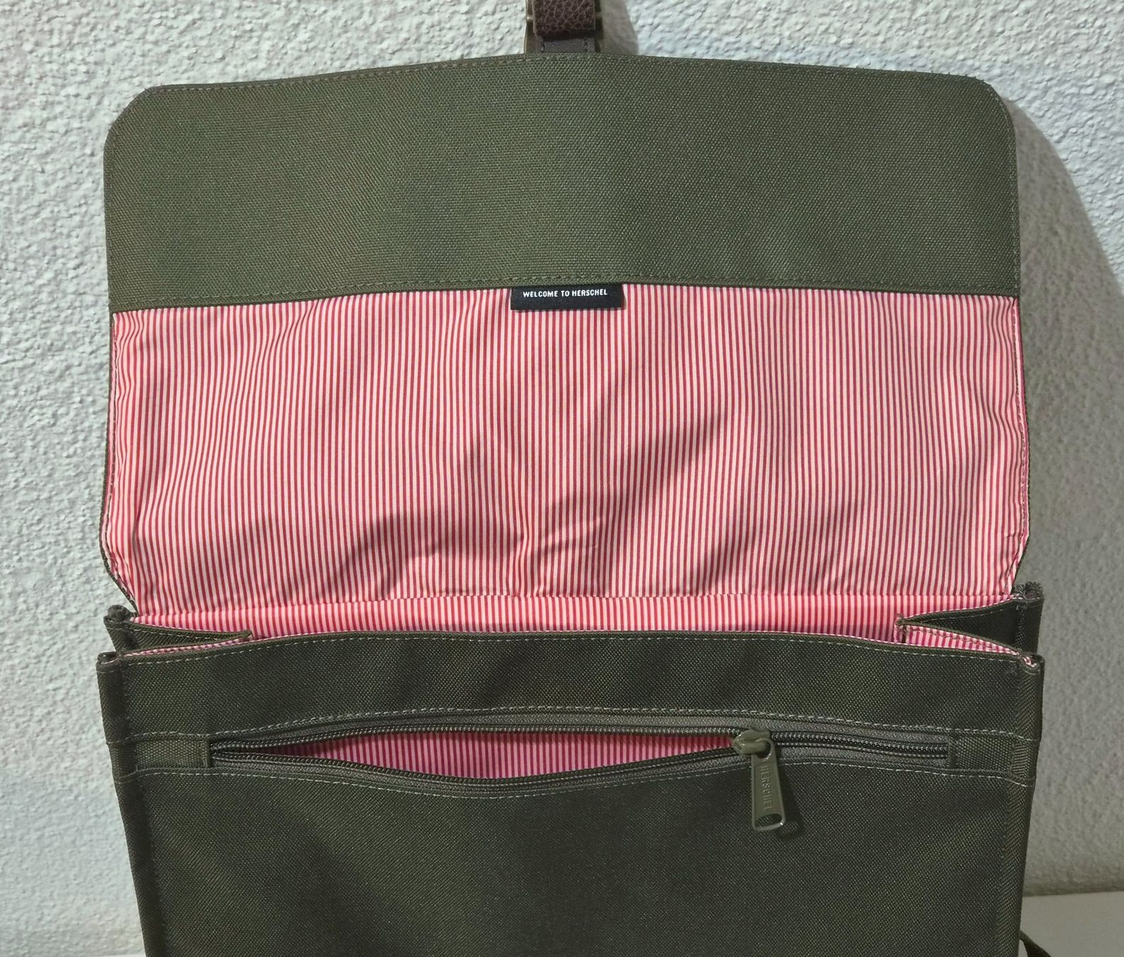 Herschel Sacs à dos: Herschel City Rucksack – Neuf (Voir description) à Zürich par New_username 3