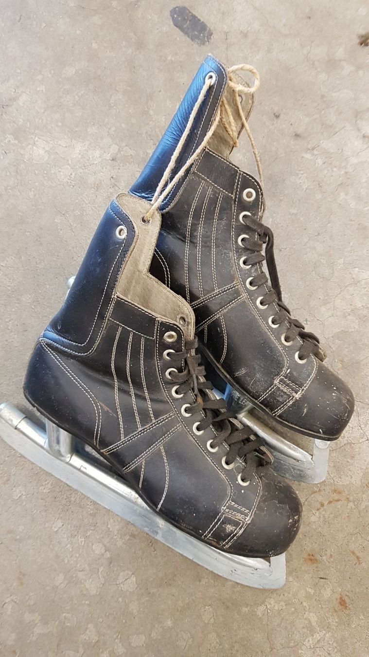 Schlittschuhe: Vintage schlittschuh retro – Gebraucht aus St. Antoni von Mischtle
