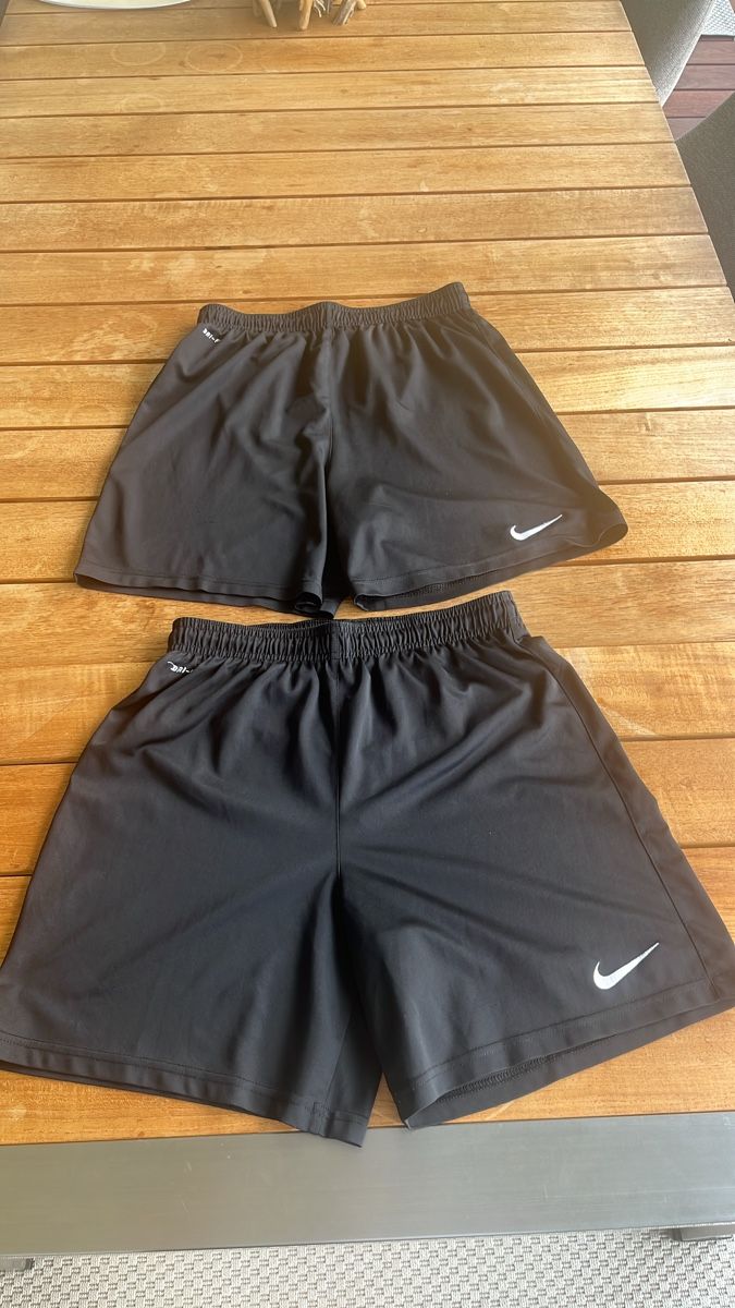 Nike Lotti & Set di vestiti: Kinder Nike Shorts Grösse 170 schwarz – Usato da Altdorf UR venduto da Jenny13