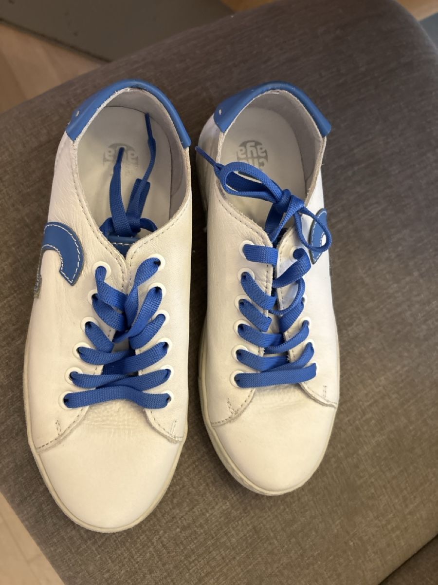 Damenschuhe: Sneaker ChaAya weiss blau Leder – Gebraucht aus Au SG von ngashi 2