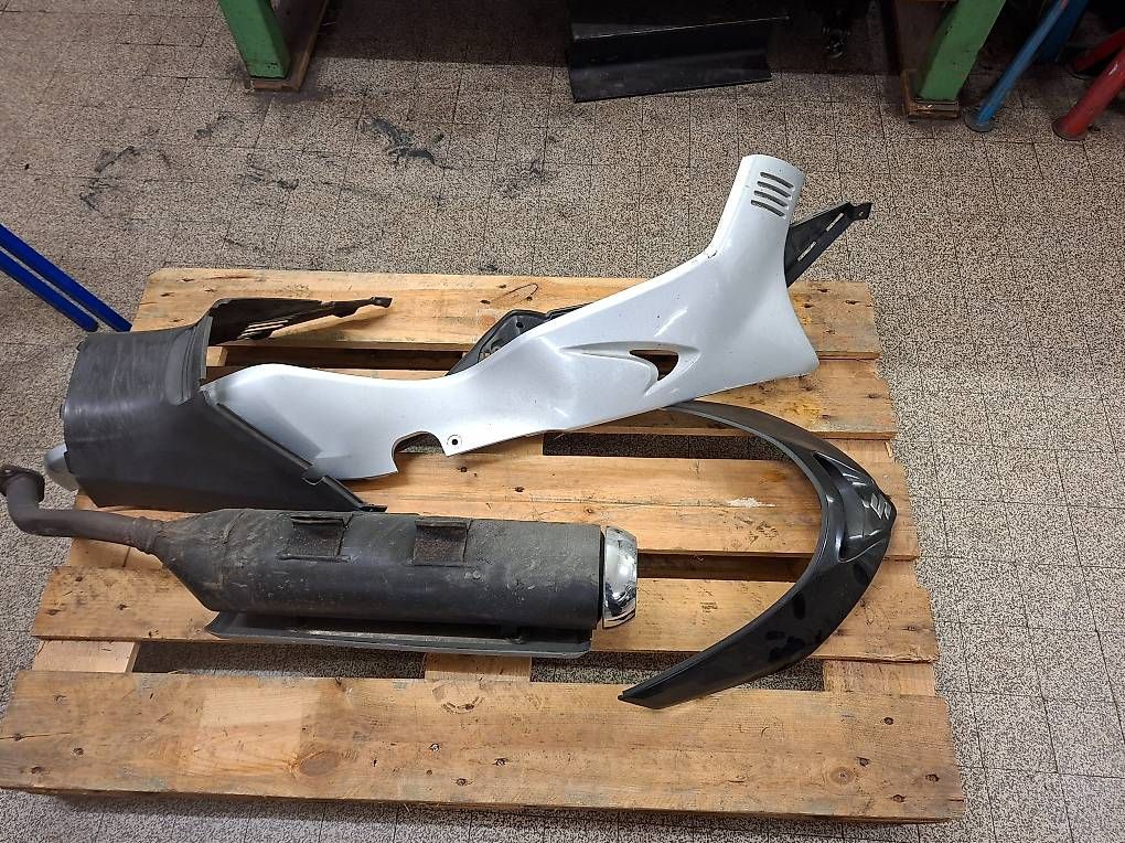 Scooters: Scooter SUZUKI 400 – D'occasion à Lavey-Village par nasticri 1
