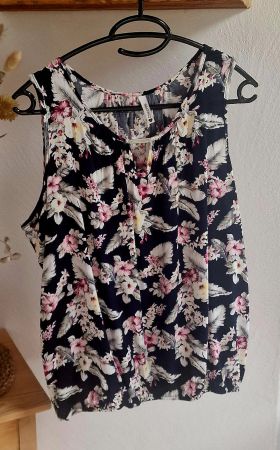 Sommerliches Damen Oberteil mit Blumenprint, Grösse M