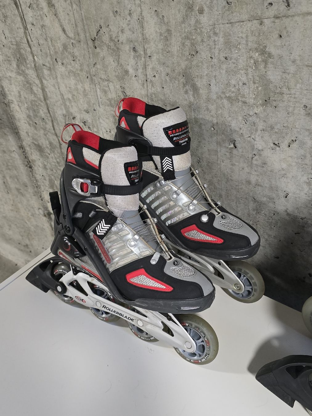 Inline-Skating & Rollschuhe: Rollerblade Inlineskates Aero RS Grösse 42.5  – Gebraucht aus Flamatt von Tyrael01 1
