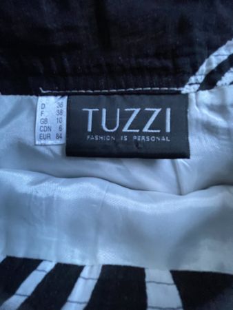 Schöner ungetragener TUZZI Jupe Gr. 36