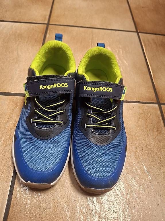 Scarpe per ragazzi: Kinderturnschuhe 34 – Usato da Eriswil venduto da swe_t72b 1