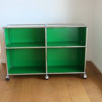 neuwertiges USM Haller Möbel in Grün. 2x2