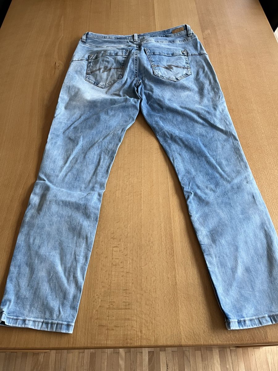 Jeans: Damen Jeans – Usato da Kirchberg SG venduto da MB409_4x4 1