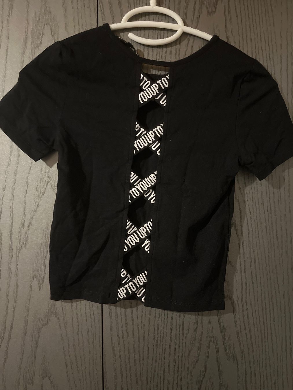 Tally Weijl T-Shirts: T-shirt dos nu – Gebraucht aus Le Locle von Ophelhugy 1
