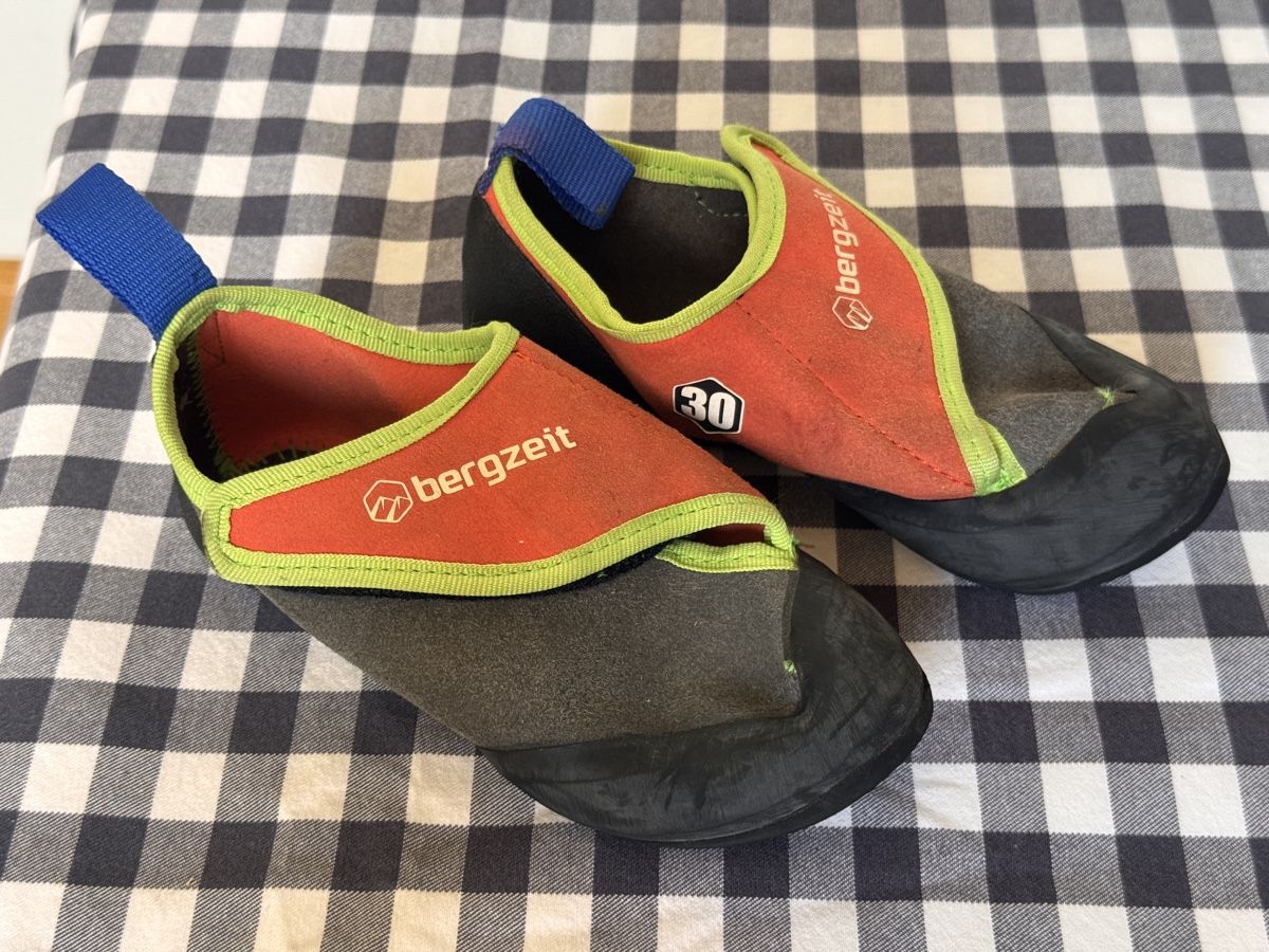 Scarpe per ragazzi: Kletterschuhe Bergzeit, Grösse 30 – Usato da Basel venduto da spassbremse