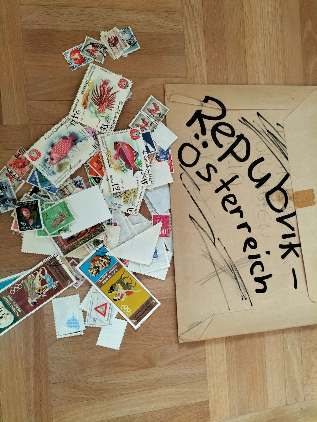 Tutti i francobolli: Briefmarkensammlung – Usato da Innerberg venduto da simon30432 4