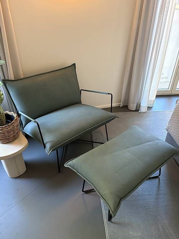 Poltrone: Ledersessel und Hocker Jess Design – Usato da Unterägeri venduto da mar_96hk