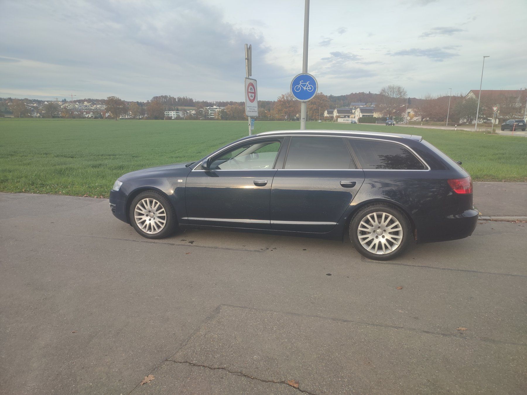 Audi Automobili: Audi A6 4F 2.4 V6 Benzin – Usato da Waltenschwil venduto da Bodensee84