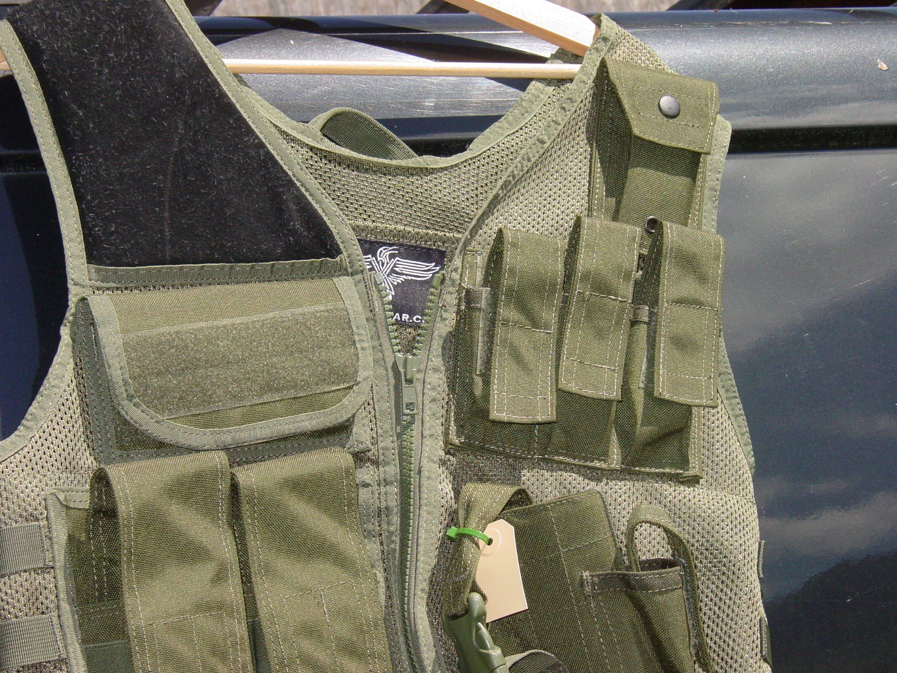 Uniformi: Kampfweste grün mit Pistolen Halter – Nuovo (secondo la descrizione) da Ursenbach venduto da rekruten-shop 2
