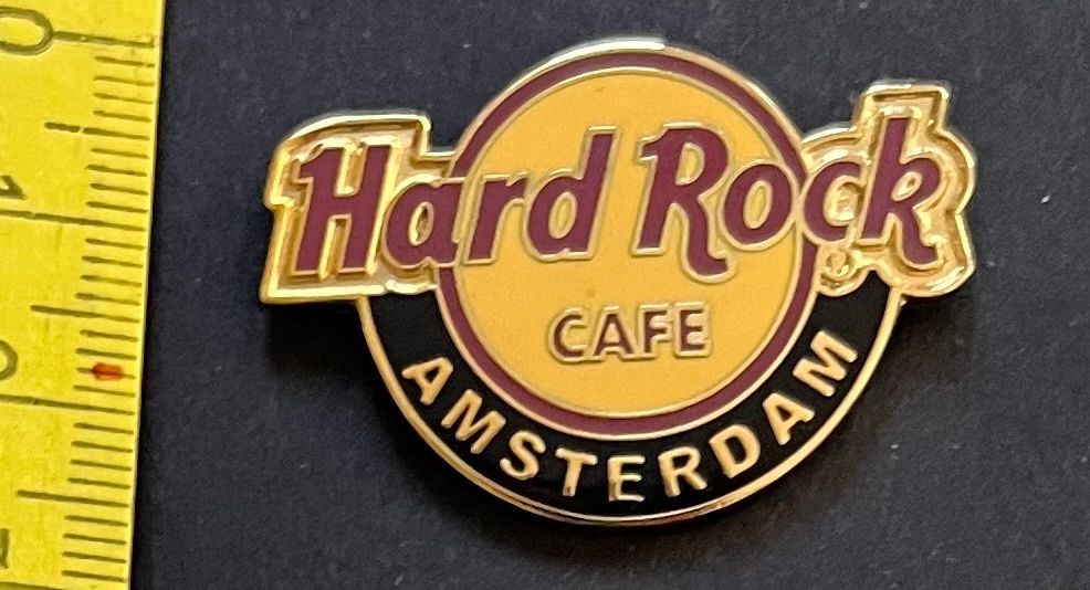 Hard Rock Cafe Placchette & Badge: Hardrockcafe Amsterdam / Pin – Usato da Ostermundigen venduto da DaxKarten-75