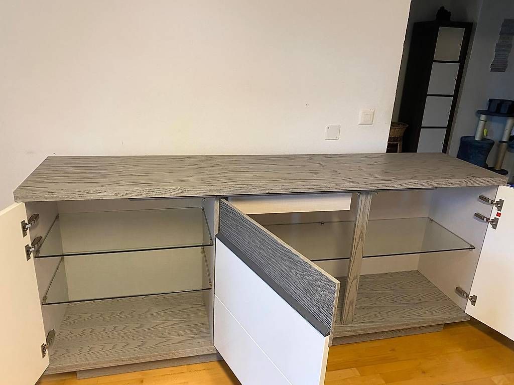 Set di tavolo e panche: Table et buffet en granit avec 8 chaises offertes – Usato da Vufflens-la-Ville venduto da mar_xv8k 2
