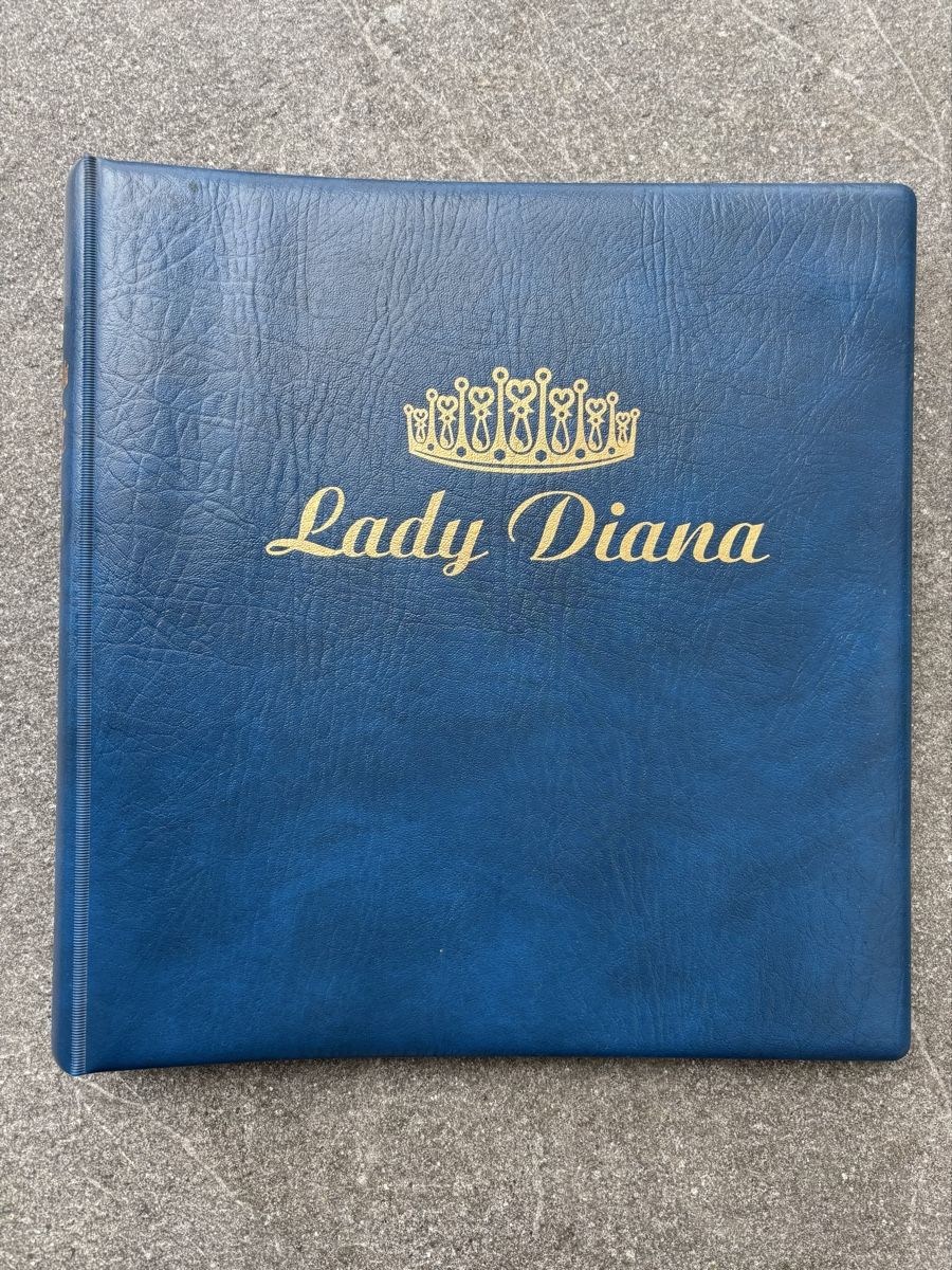 Tutti i francobolli: Lady Diana Briefmarken Sammlung – Usato da Kehrsatz venduto da Diwad