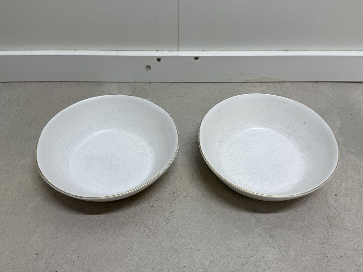 Ciotole: 2 Ceramic Bowls White, Like New – Usato da Zürich venduto da oliver.gisin