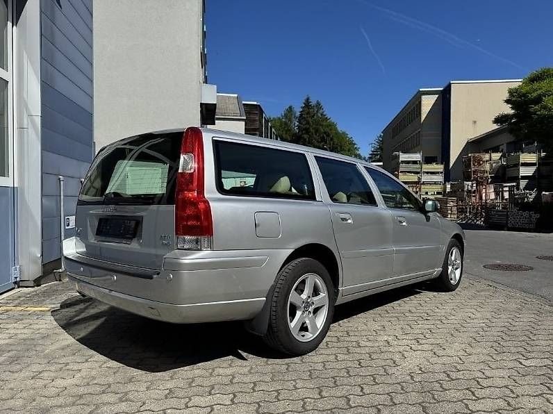 Automobili: Volvo V70 2.5 20V T 210 Move AWD – Usato da Langenthal venduto da Goergens10 1